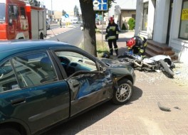 Motocyklista uderzył w osobówkę Motocyklista uderzył w osobówkę