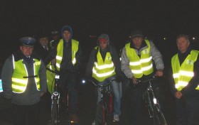 Rowerzyści otrzymali kamizelki Rowerzyści otrzymali kamizelki