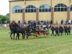 Rywalizacja sikawek konnych Rywalizacja sikawek konnych