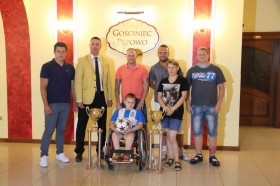 Reiss z wizytą u chorego Oskara Reiss z wizytą u chorego Oskara
