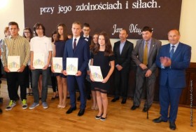 Stypendia dla najlepszych uczniów Stypendia dla najlepszych uczniów